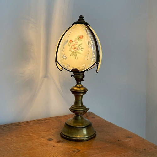 Vintage brass tulip table lamp